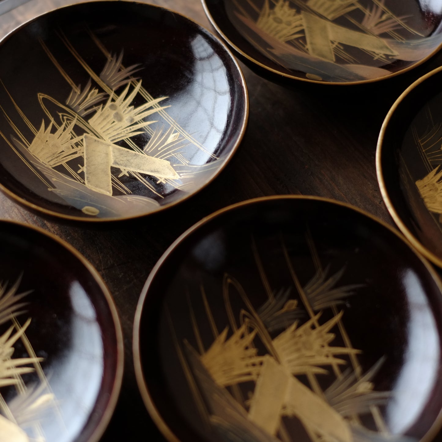 時代 八つ橋図金蒔絵 縁金溜塗 菓子皿 5客セット (明治期頃) – 逢季荘