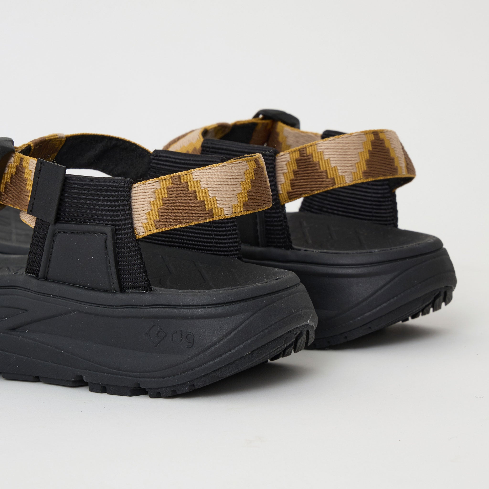 ホワイトマウンテニアリング】WM × RIG 'MGUU' – GQ SHOP