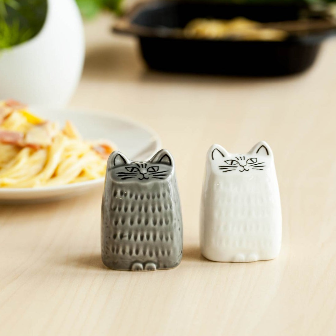 ねこのソルト＆ペッパー