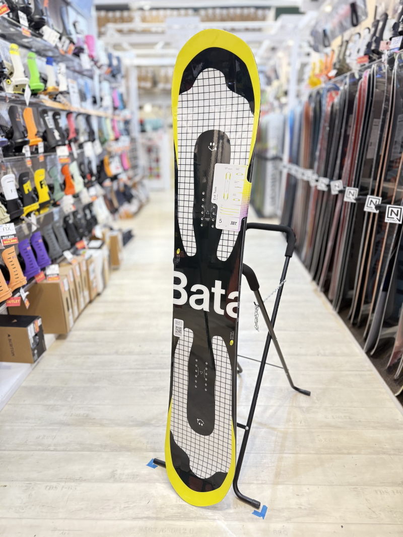即納】 メンズ スノーボード 板 型落ち Bataleon Evil Twin 151cm 24