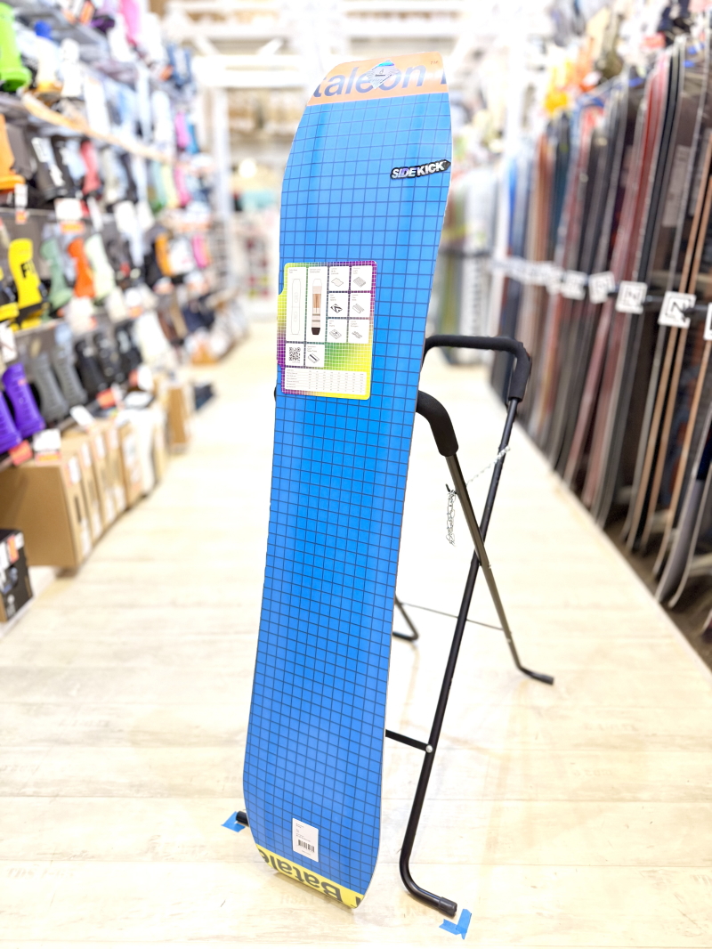 ラスト1点】レディース スノーボード 板 型落ち Bataleon Wallie 148cm
