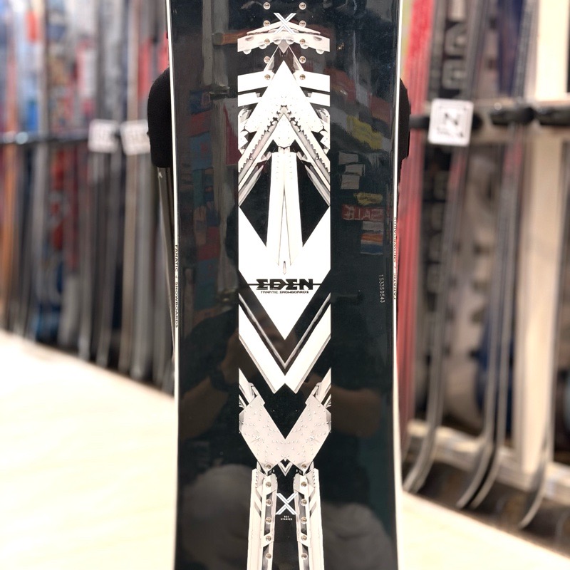 即納】メンズ スノーボード 板 型落ち 旧モデル 153cm FANATIC EDEN