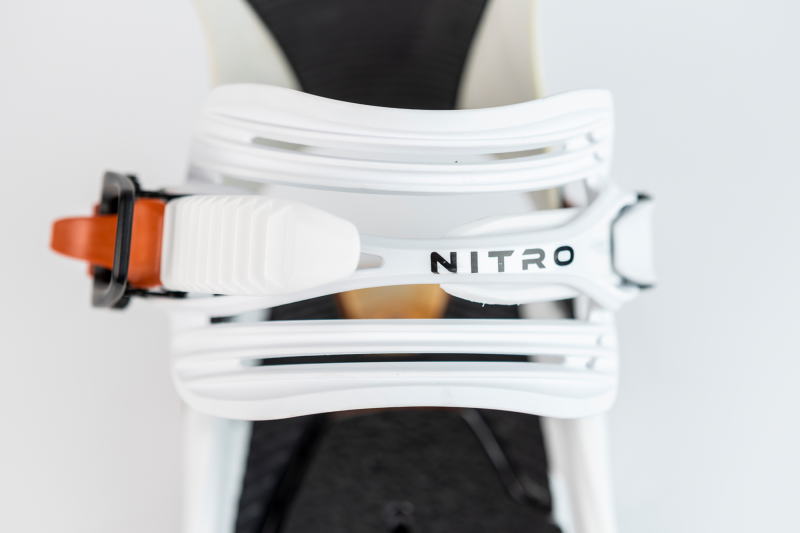 即納商品】 24-25 NITRO PHANTOM カラー:NITRO X VOLCOM Mサイズ