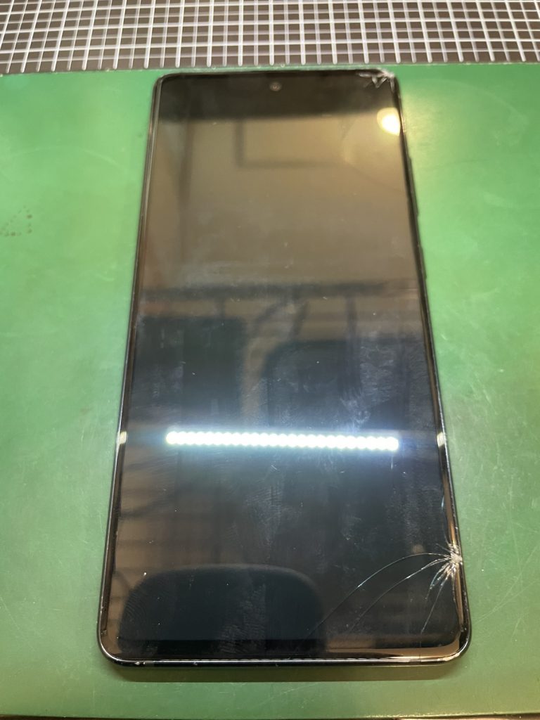 Galaxy A51 5G 画面割れで映らない 最短120分で修理完了！データも消さ