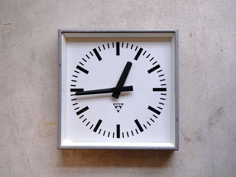 送料無料【PRAGOTRON Vintage Clocks/パラゴトロン/336×336×65/壁掛け