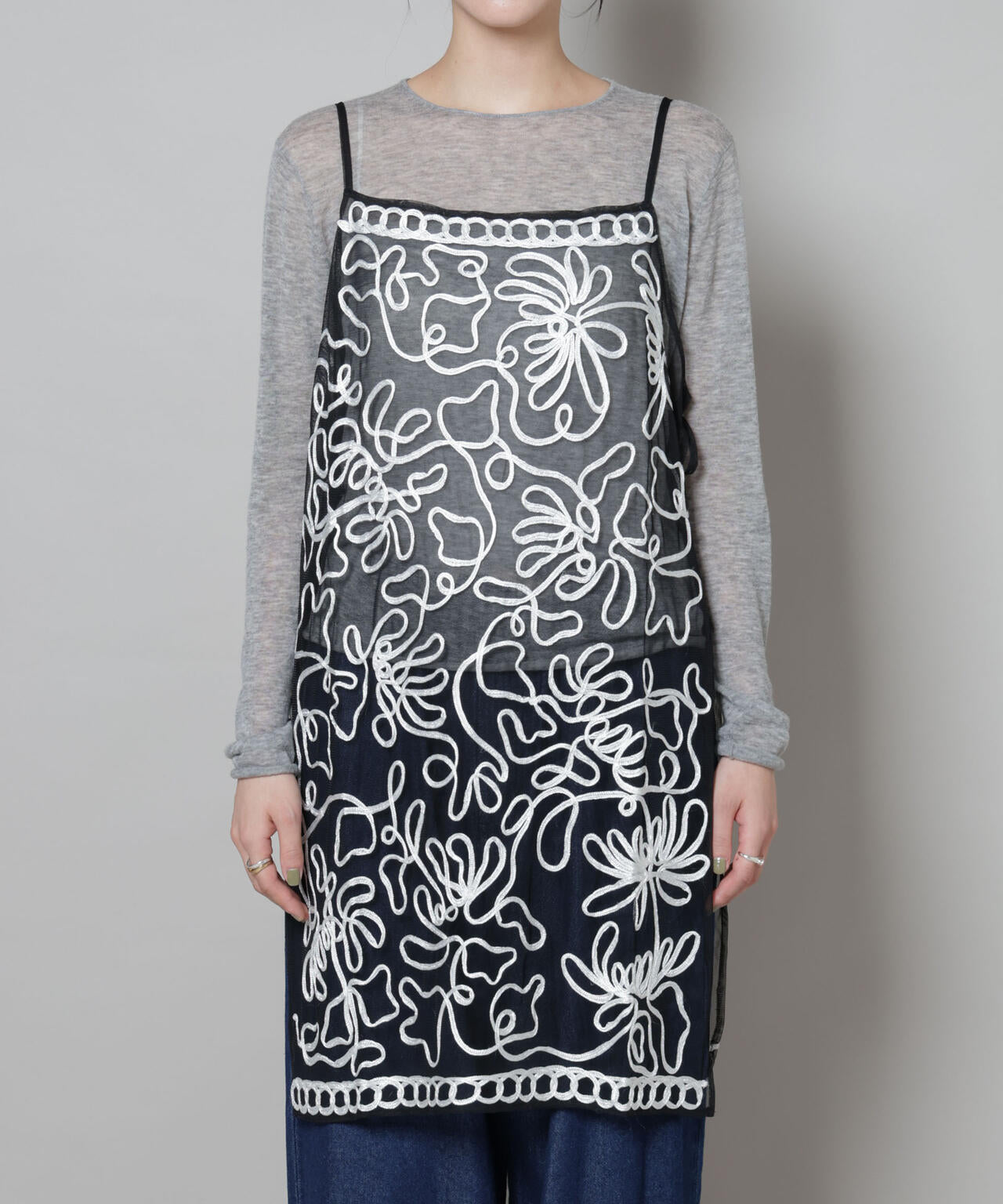Sara mallika / TULLETAPEEMBRIODERY CAMI DRESS