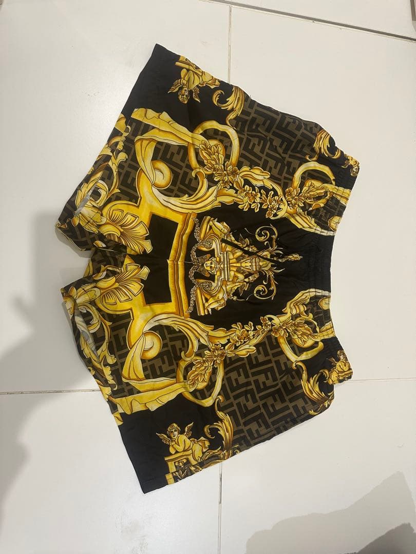 FENDACE FENDI× VERSACE水着 サイズ50 ゴールドバロック FENDACE FENDI× VERSACE水着 サイズ50 ゴールドバロック - メルカリ