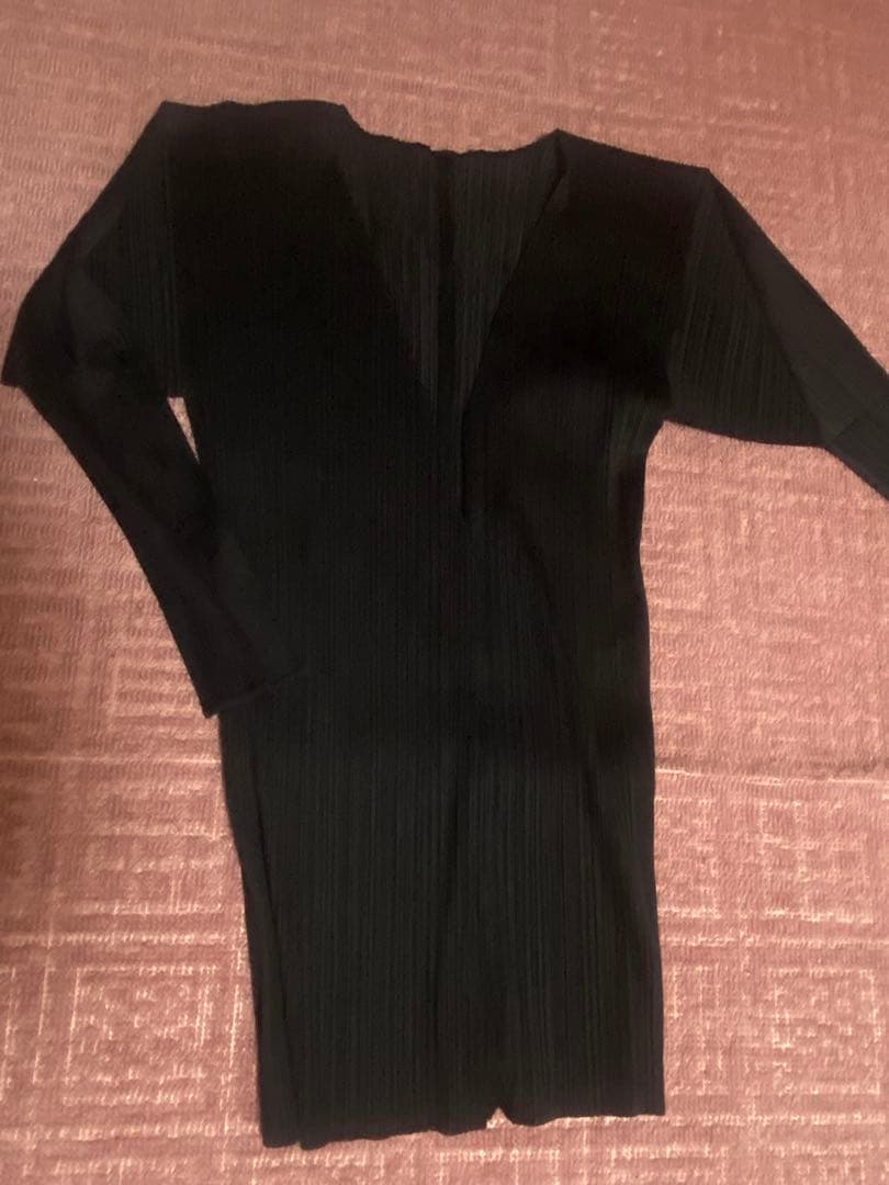 黒Mサイズ　Pleats Please カーディガン Issey Miyake Pleats Please black cardigan with squared shoulders