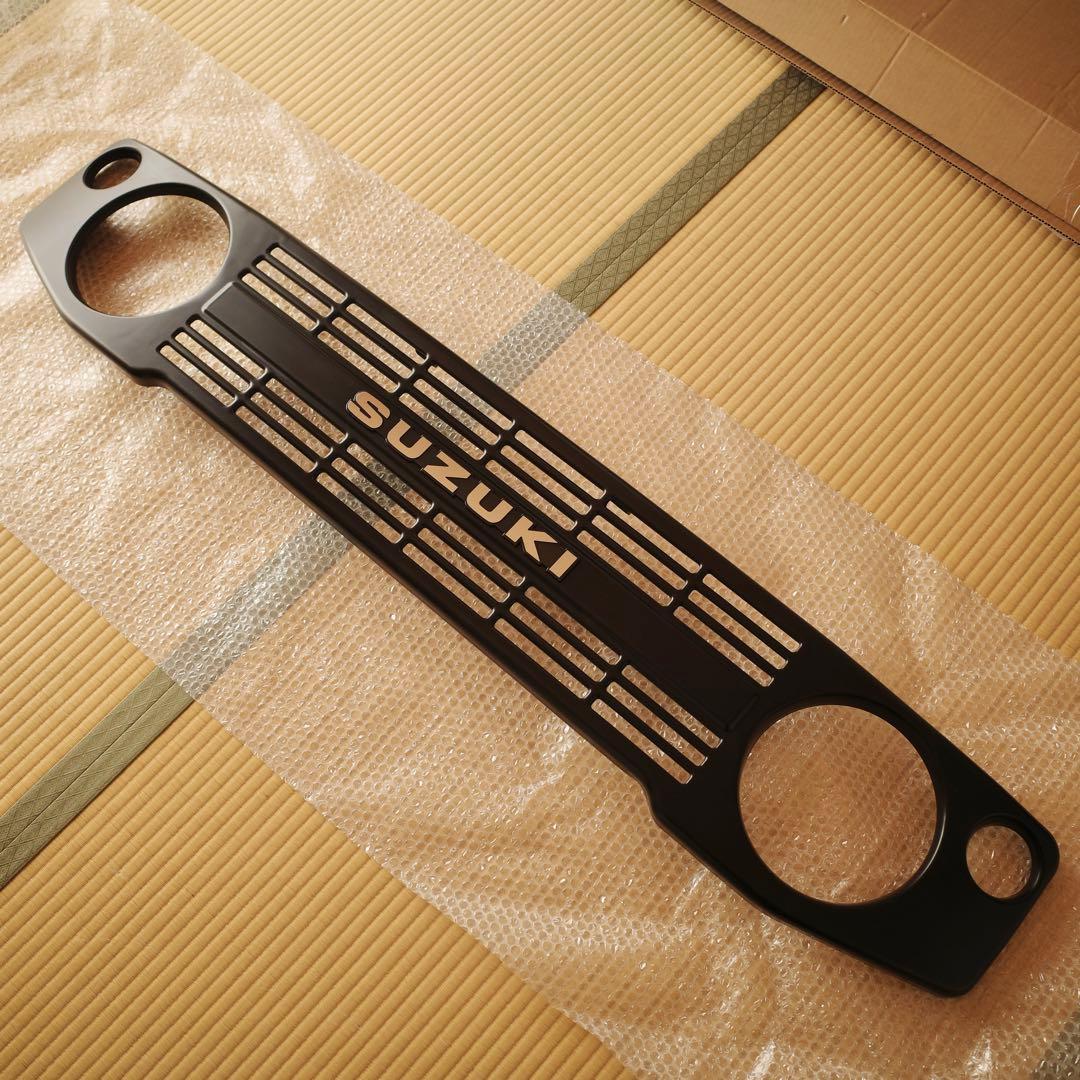 APIO アピオ ヴィンテージアイアングリル 純正エンブレム ジムニー6474 楽天市場】ジムニー グリル パーツ【 アピオ ヴィンテージアイアン