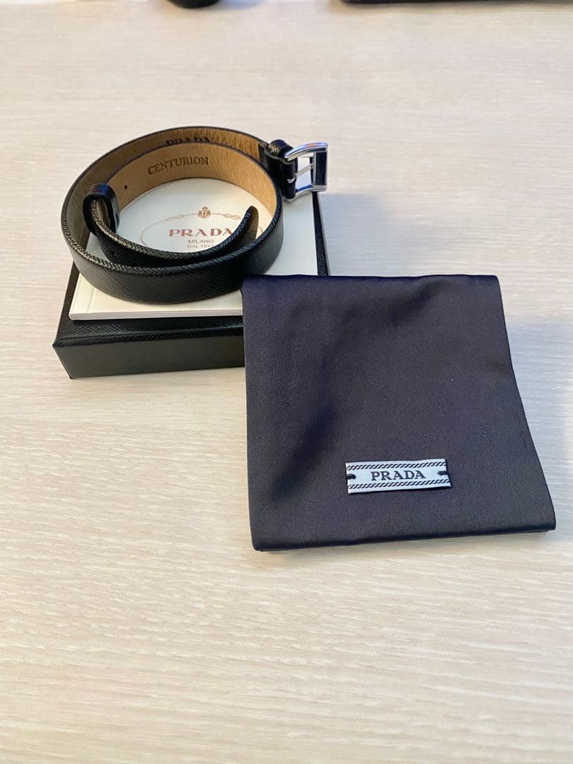 【希少】PRADAブレスレット AMEX CENTURIONコラボ You can pay for your next big shop with this new Prada bracelet