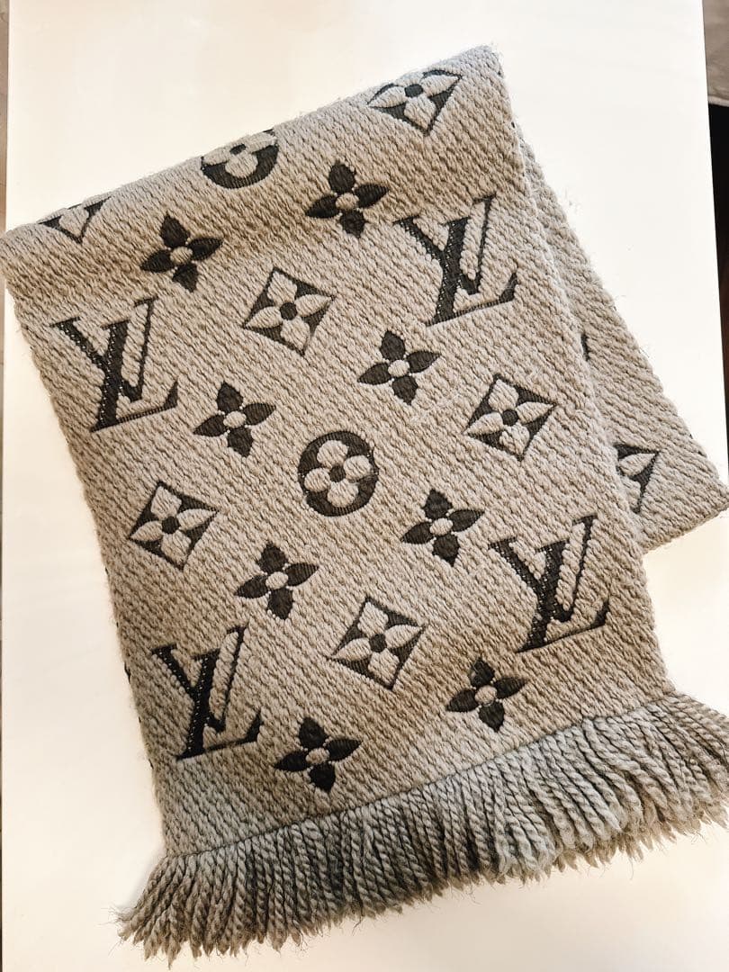 Louis Vuitton ロゴマニア マフラー グレー LOUIS VUITTON ルイヴィトン マフラー エシャルプ ロゴマニア ウール
