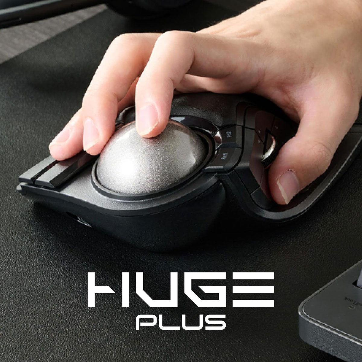 エレコムの大玉人差し指操作トラックボール「HUGE」の進化版な待望の