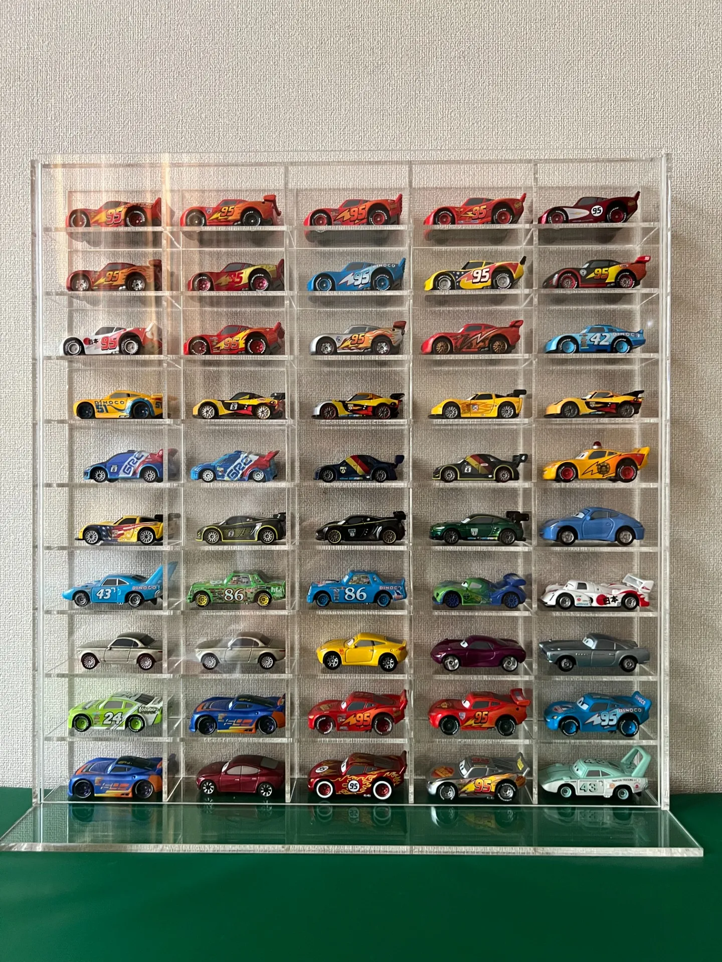 ミニカーケース | アクリルケースのオーダーメイドなら有限会社エース工房