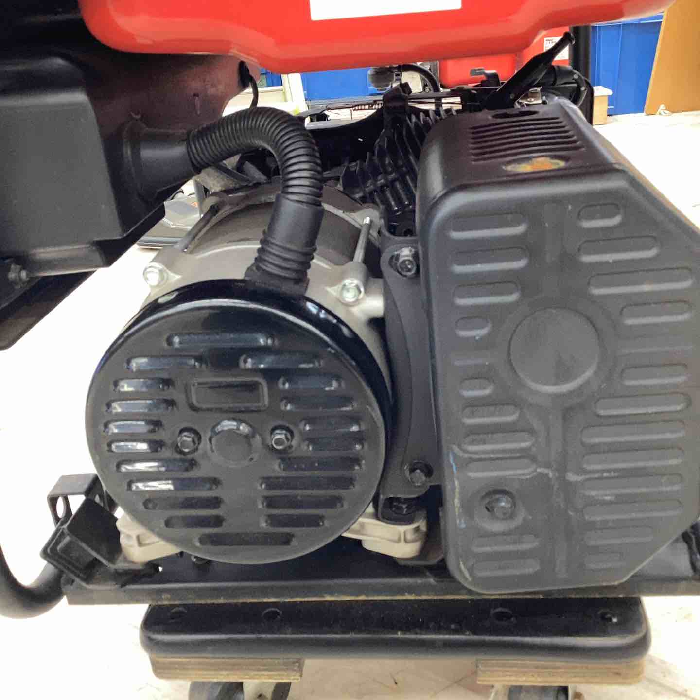 店頭受取り限定】◇ダイシン(DAISHIN) 大型タンク発電機 CBM2600 50Hz