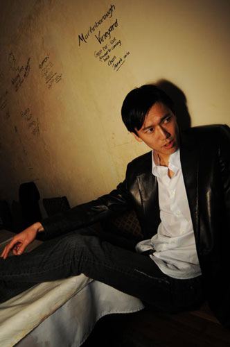 AOYAMA OFFICE - MODEL AGENCY | GYOUTEN TAKAHIRO