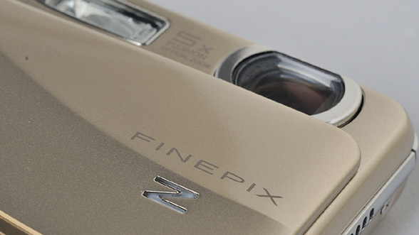 ASCII.jp：AFスピードが小気味よい「FinePix Z800EXR」 (1/3)