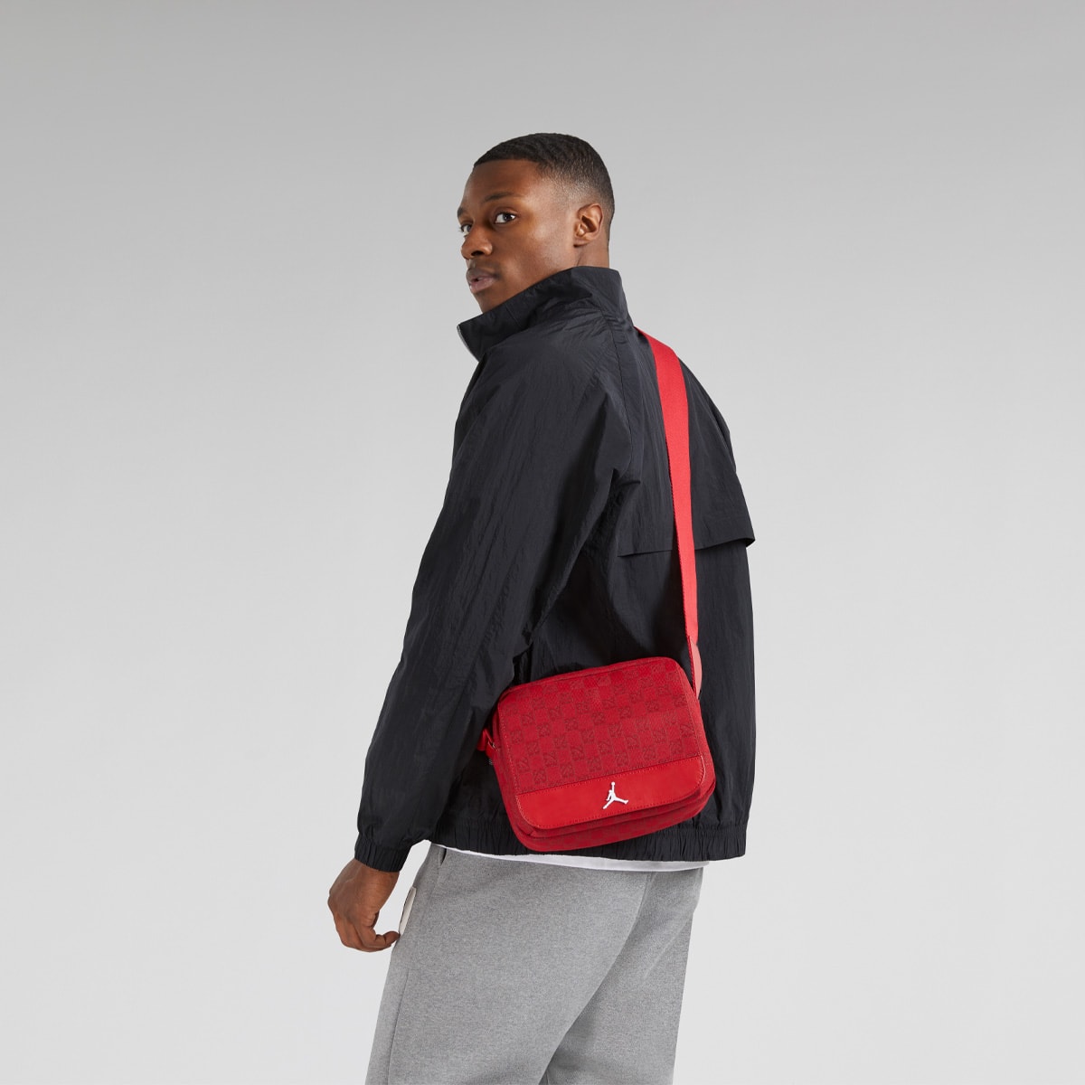 JORDAN BRAND MONOGRAM MINI MESSENGER BAG RED 23SU-S（ジョーダン