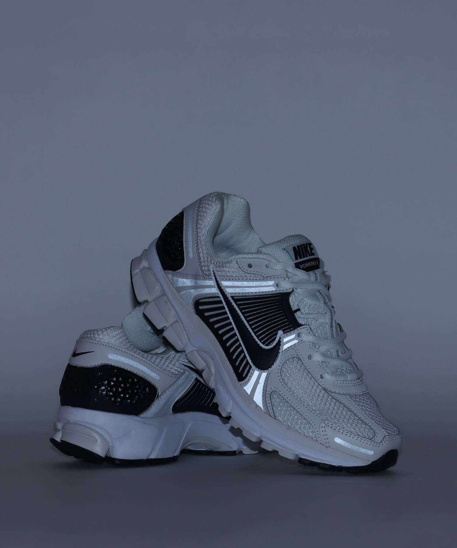 NIKE ZOOM VOMERO 5 WHITE/BLACK-PLATINUM TINT-MTLC PLATINUM