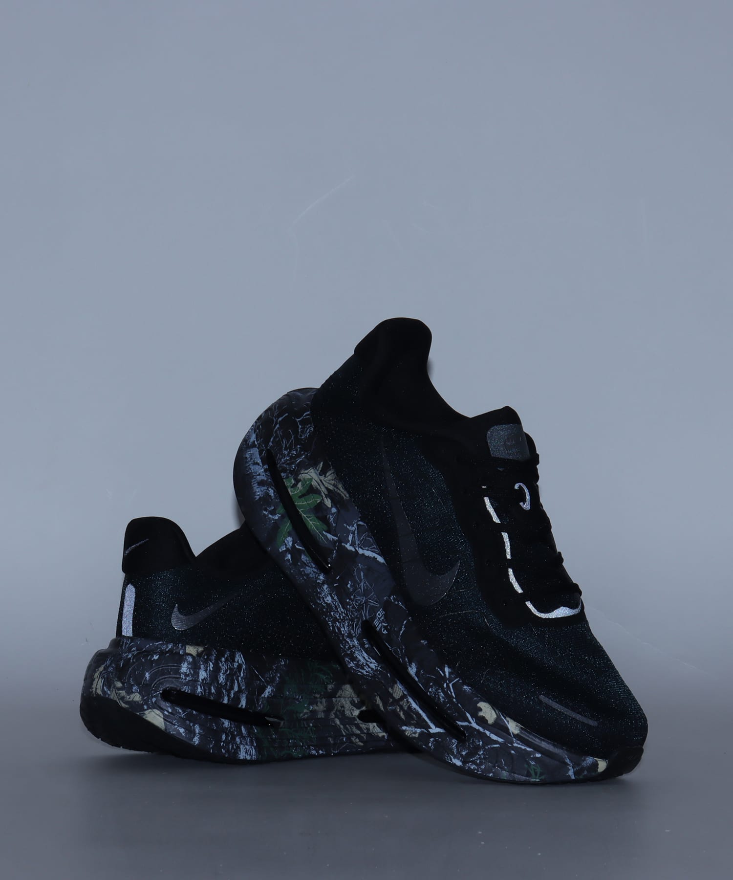 NIKE VOMERO PREMIUM CM BLACK/MTLC DARK GREY-DK SMOKE GREY（ナイキ