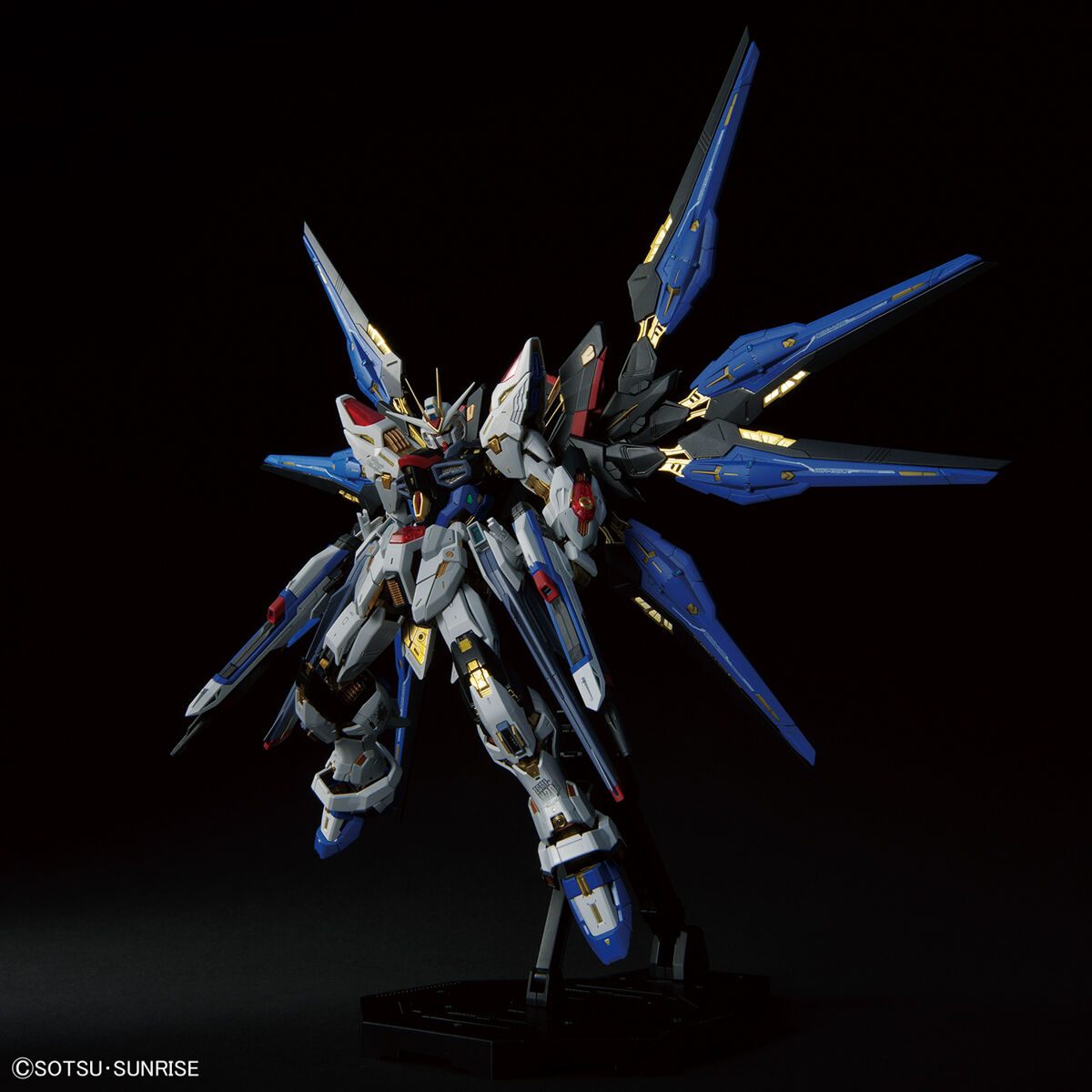 MGEX 1/100 ストライクフリーダムガンダム｜バンダイ ホビーサイト