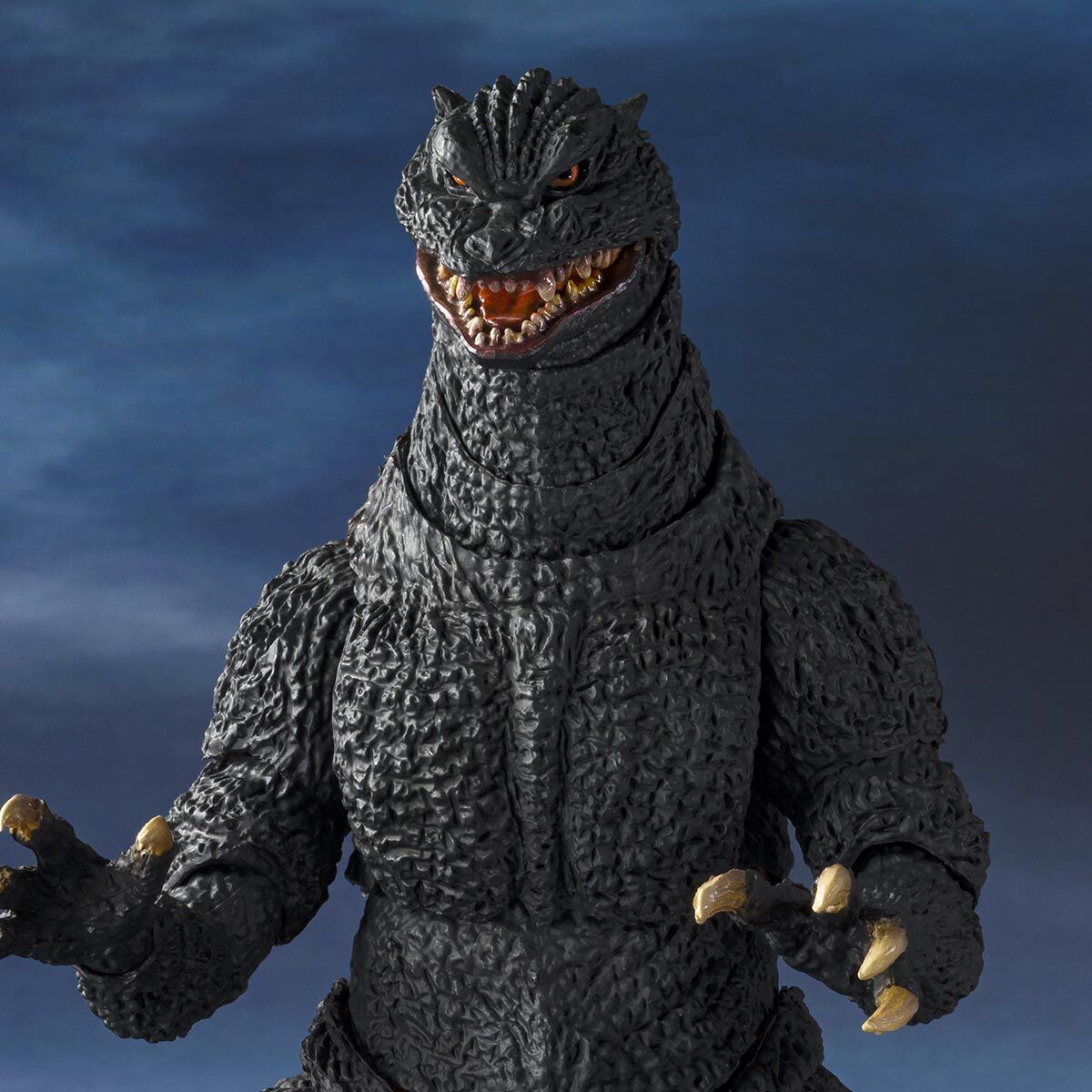S.H.MonsterArts ゴジラ (2004) 放射熱線Ver. VS 新・轟天号 | ゴジラ