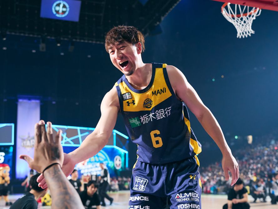 Bリーグオールスター2025』の3ポイントコンテスト、比江島慎が昨年大会