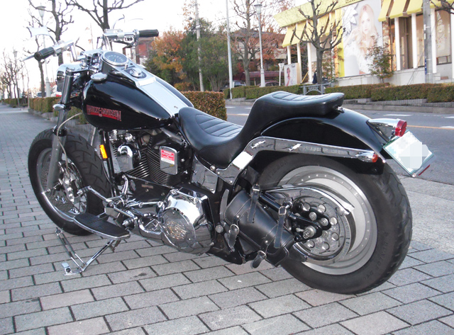▷ハーレ修理：プチカスタム harley-davidson・fatboy リアフェンダー