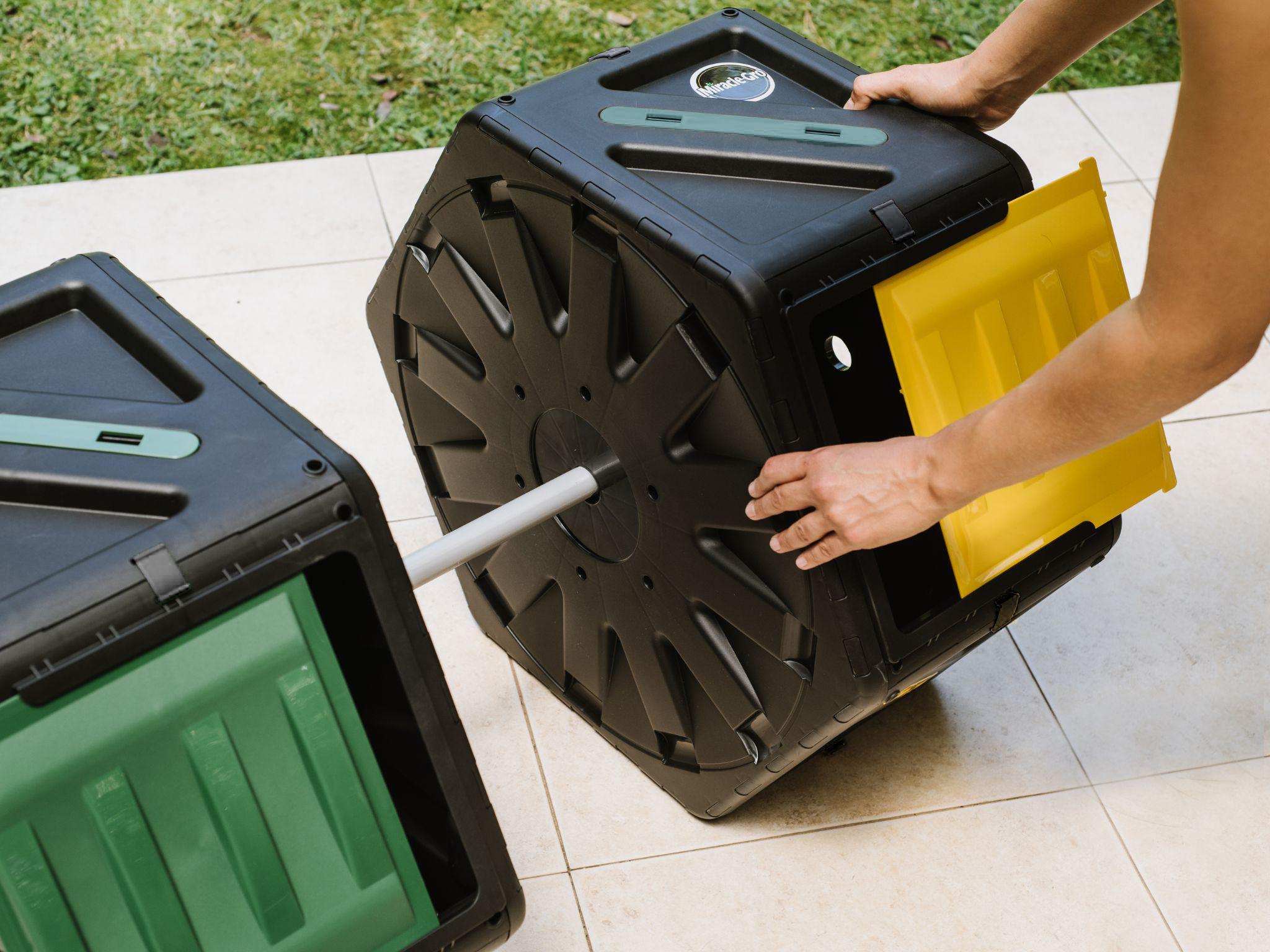 70X2 assembly – Miracle Gro composters assembly guide