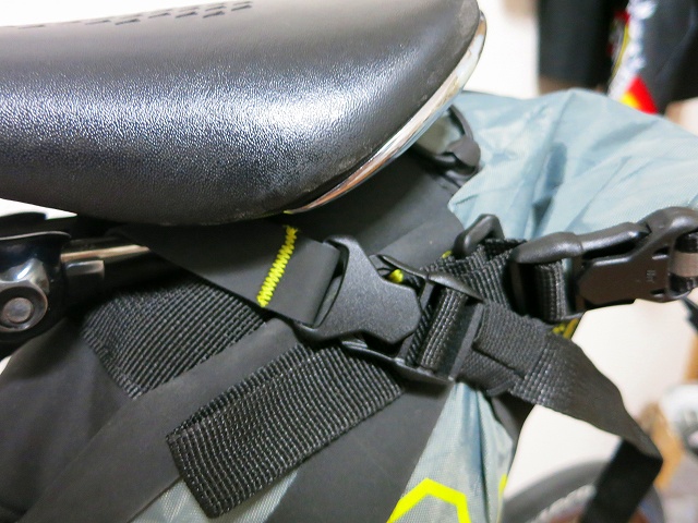 レビュー】APIDURA「SADDLE PACK (COMPACT)」 - 東京～大阪キャノン