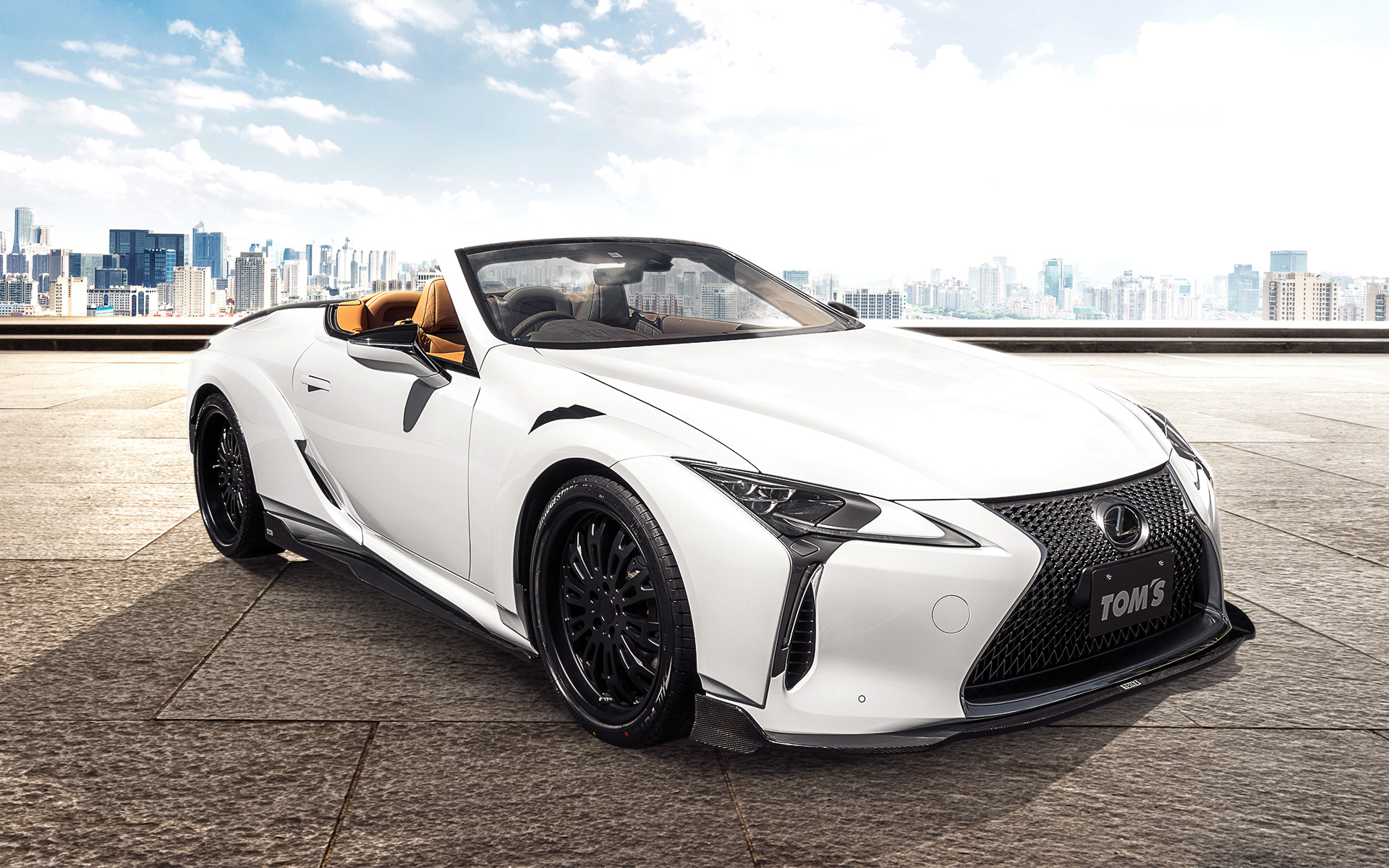 トムス、ワイドボディ採用のコンプリートカー「TOM'S LEXUS LC500