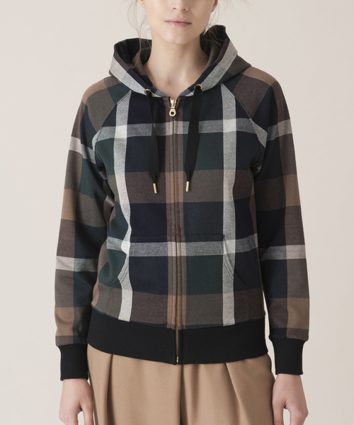 BLUE LABEL CRESTBRIDGE（ブルーレーベルクレストブリッジ）の