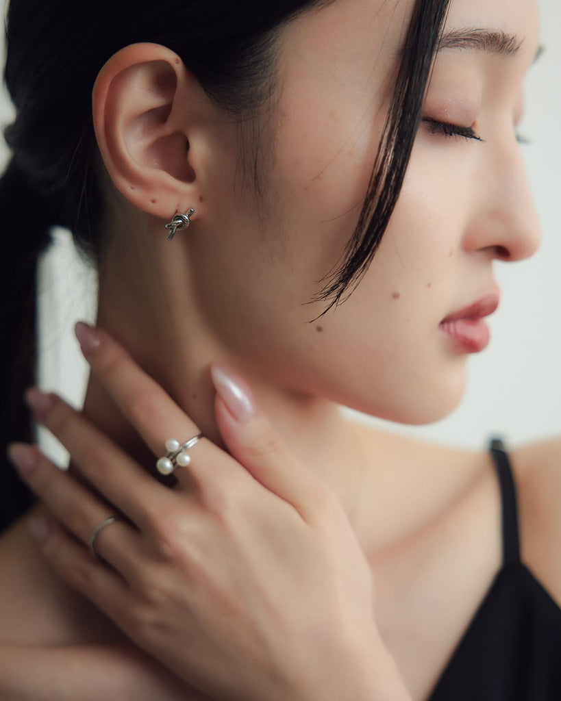 S925】ノットデザインミニピアス – ChooMia（チュミア）