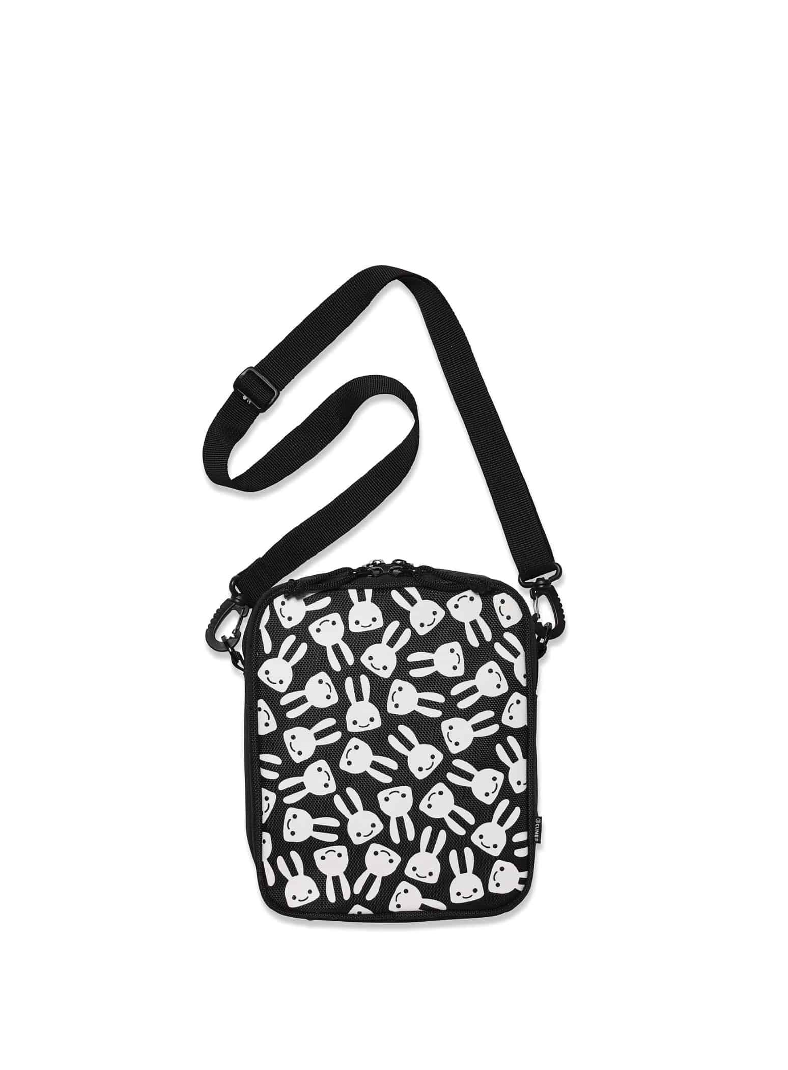 ウサギいっぱいショルダーバッグ｜ウサギがいる｜CUNE ONLINE STORE