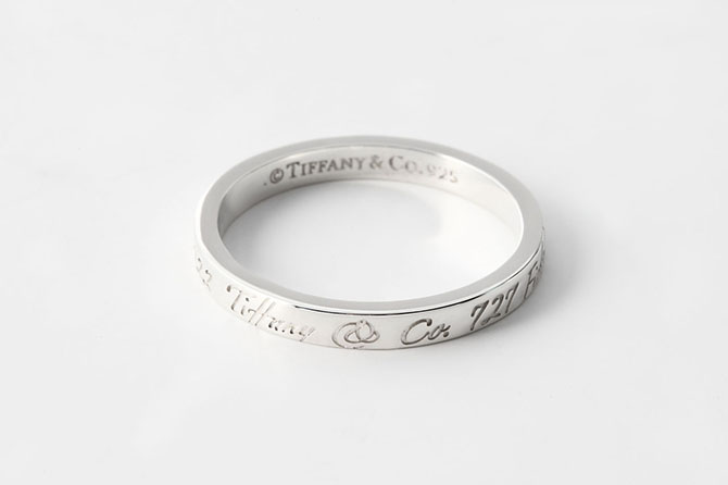 送料無料】 TIFFANY & Co. ノーツ ナロー バンド リング