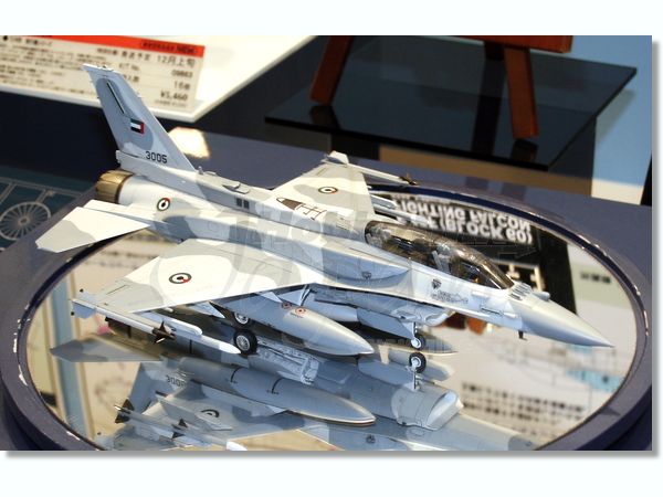 1/48 F-16F (ブロック60) ファイティングファルコン | HLJ.co.jp