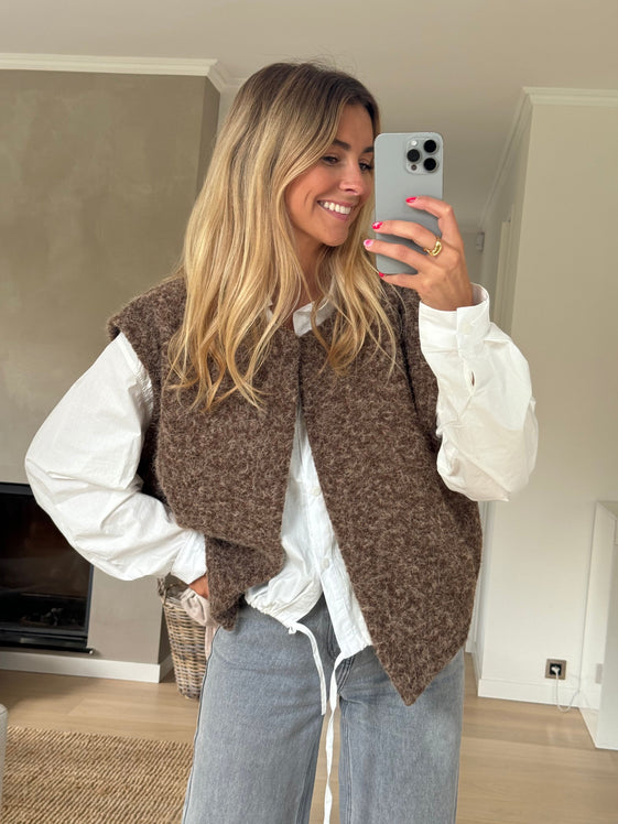 Chocolate Lander Sleeveless Cardigan – Easy Clothes North America