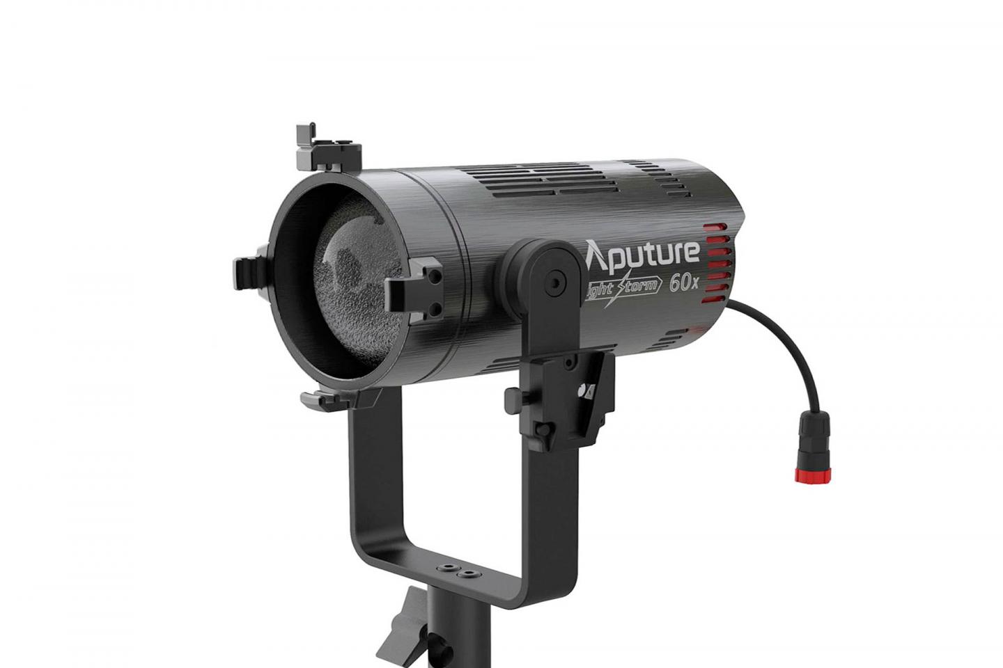 Aputure LightStorm 60X｜撮影機材レンタルからEDIT・MA作業まで24時間