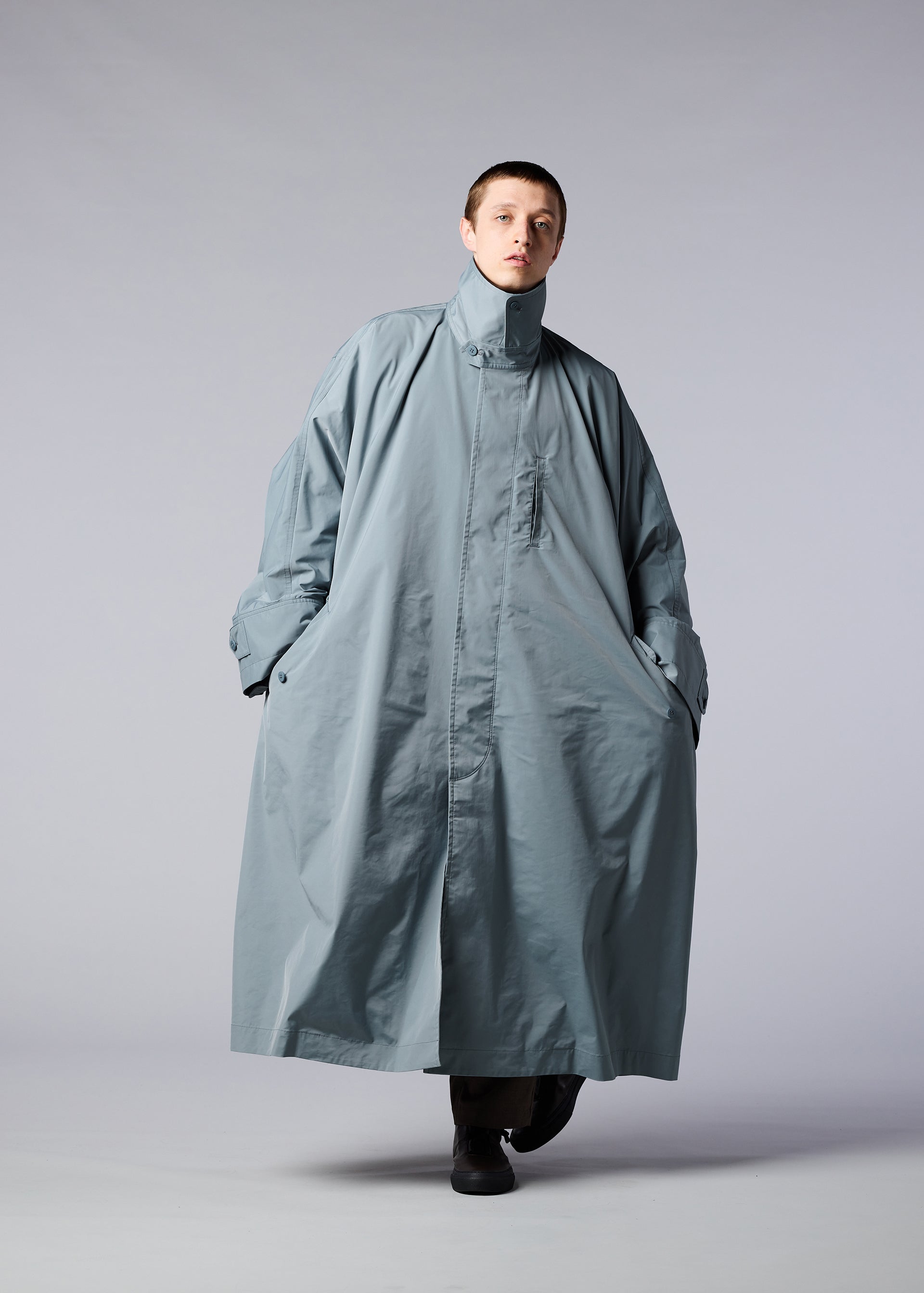 WIND COAT Coat Black – ISSEY MIYAKE EU