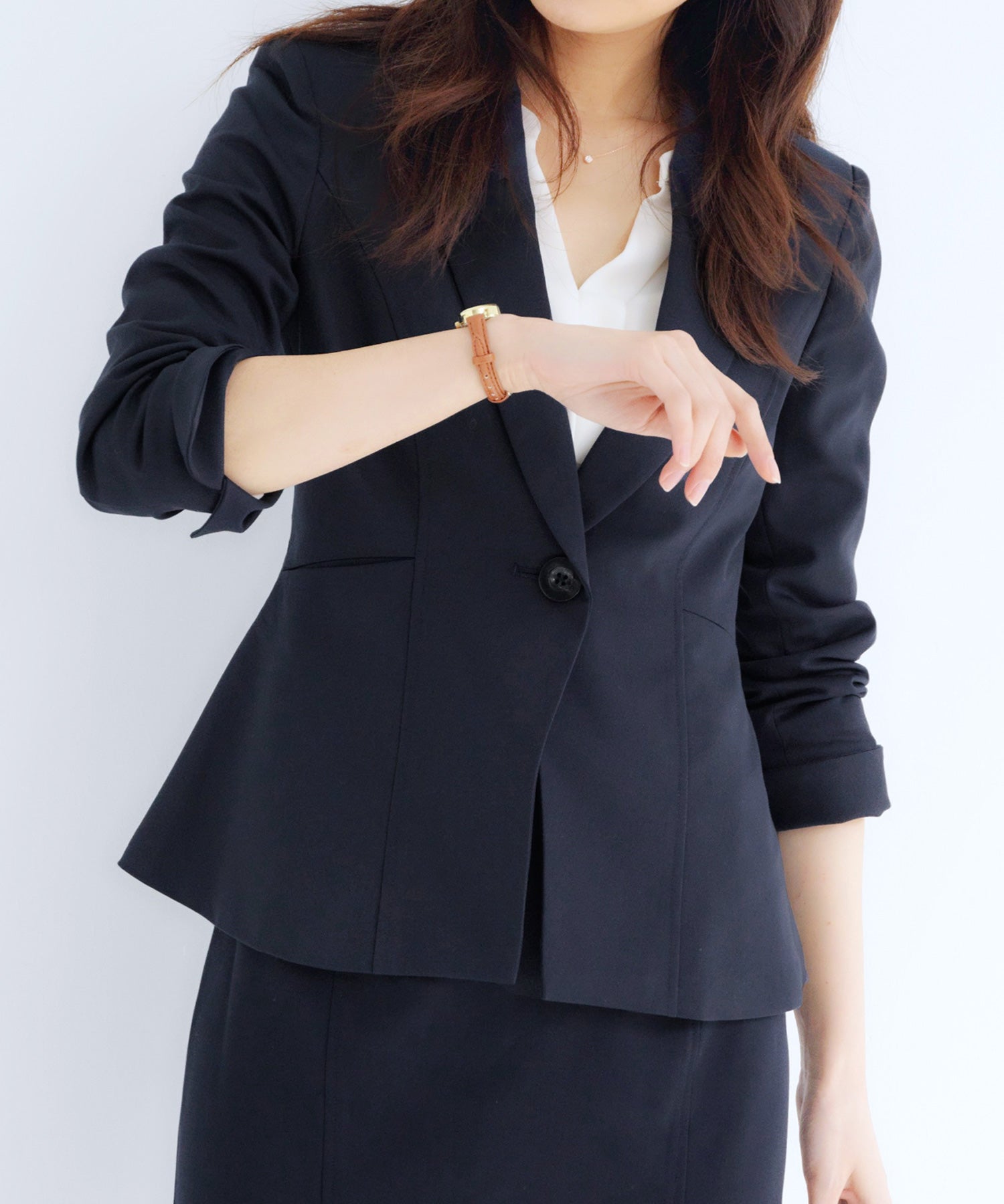 安座間美優 着用 ／キャリアセットアップスーツ
