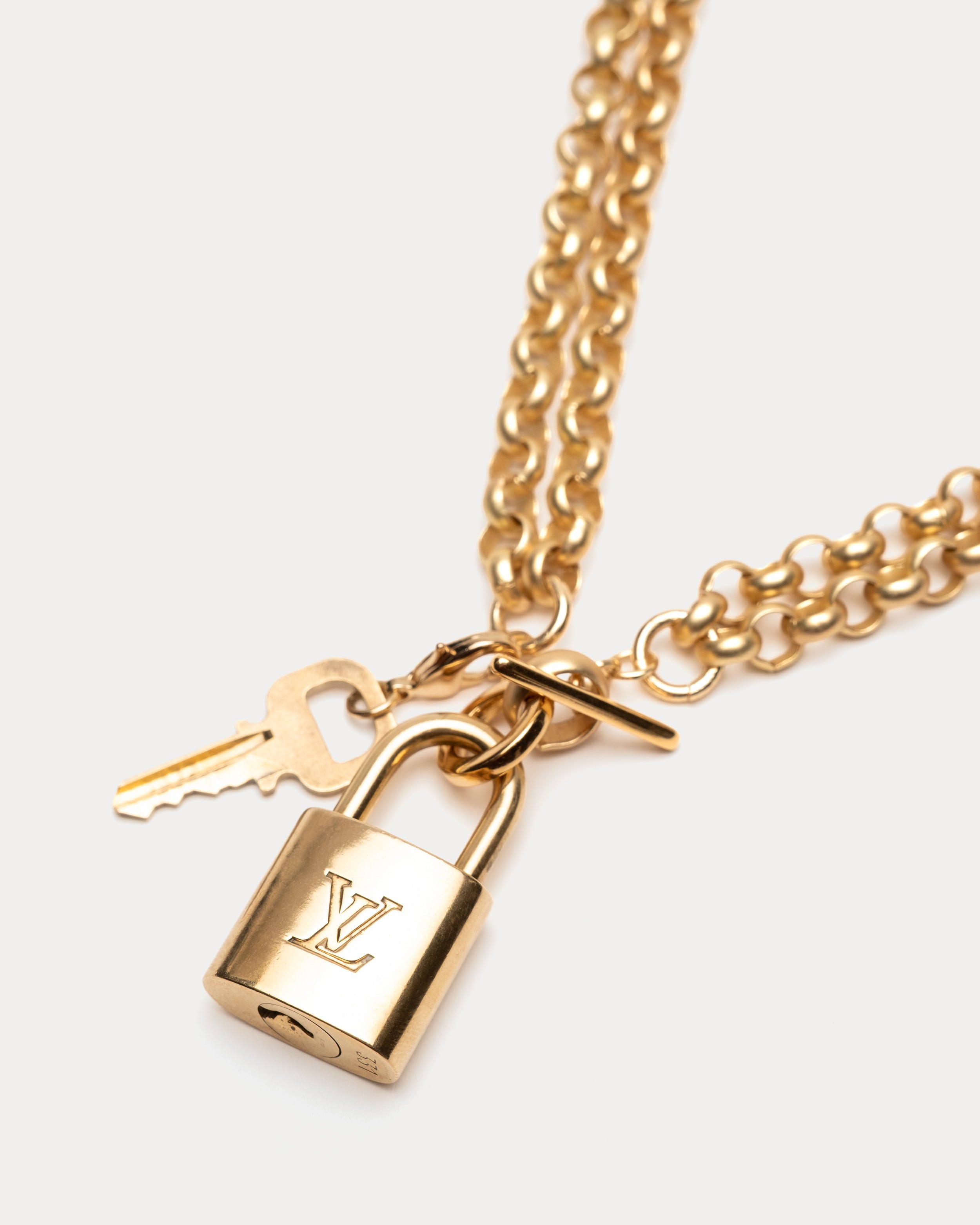 Vintage LV Long Toggle Chain Link Necklace - Gold – Frances Valentine
